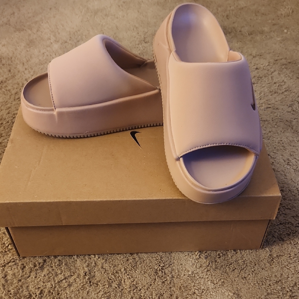 Nike Women's Sandals - Light Pink
